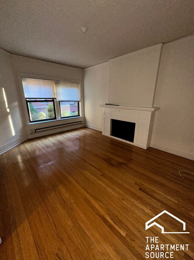 Building Photo - 1307 Oak Ave