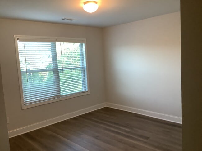 Building Photo - 1010 Victoria Walk Ln