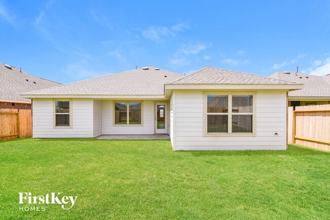 Building Photo - 712 Scenic Lk Dr