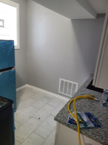Kitchen Area - 6418 S Eberhart Ave