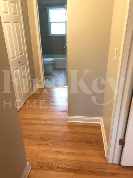 Building Photo - ON132 Cottonwood Dr