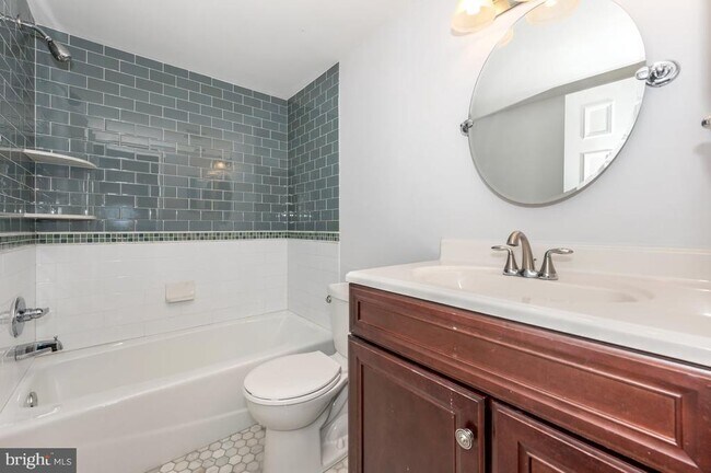 Building Photo - 20507 Shadyside Way