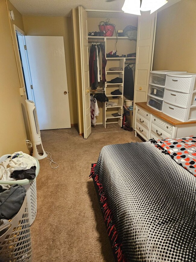 Building Photo - 1 Bedroom Condo in Fridley