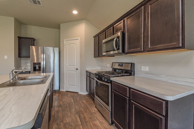 Building Photo - 21540 Rustic Elm Dr