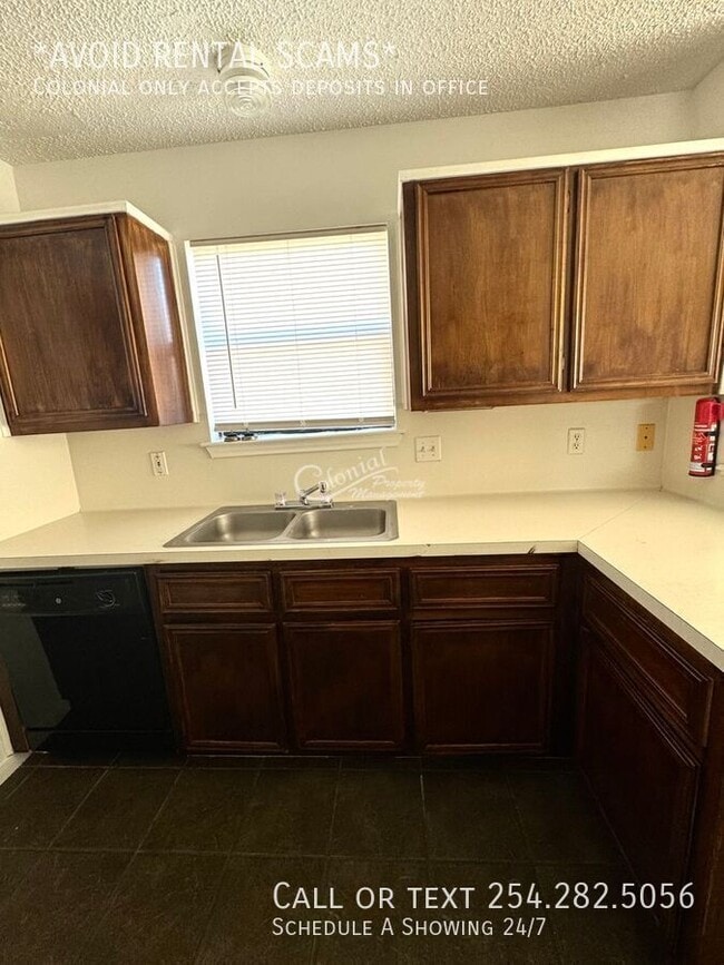 Building Photo - 216 Appaloosa Dr