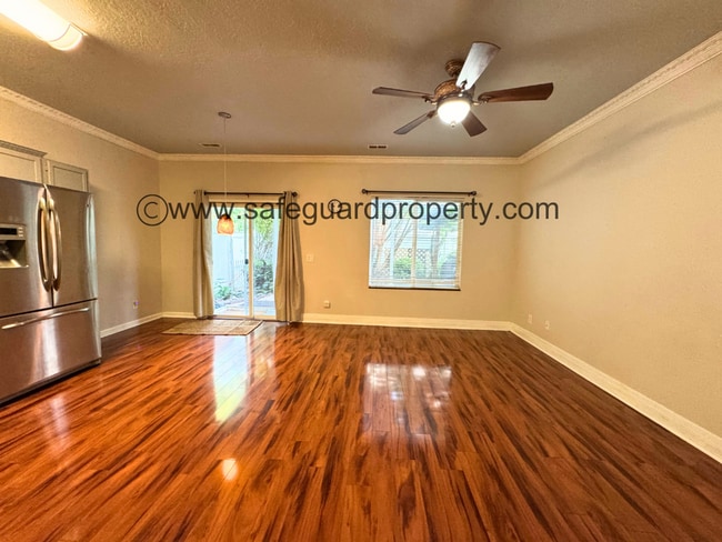 Building Photo - Modern Townhome in Gated Community