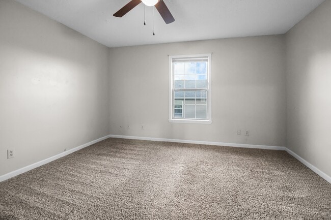 Building Photo - 284 Raleigh Dr