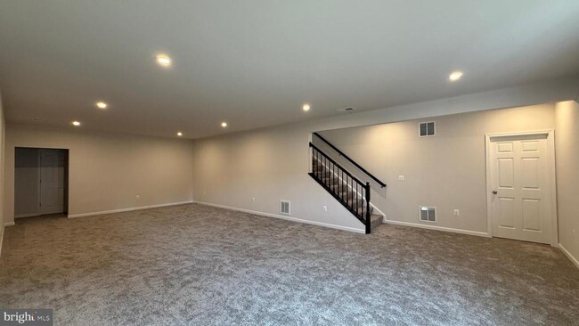 Building Photo - 7515 Oakham Dr