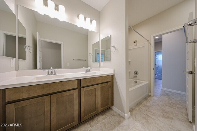 Building Photo - 5019 N 87th Dr