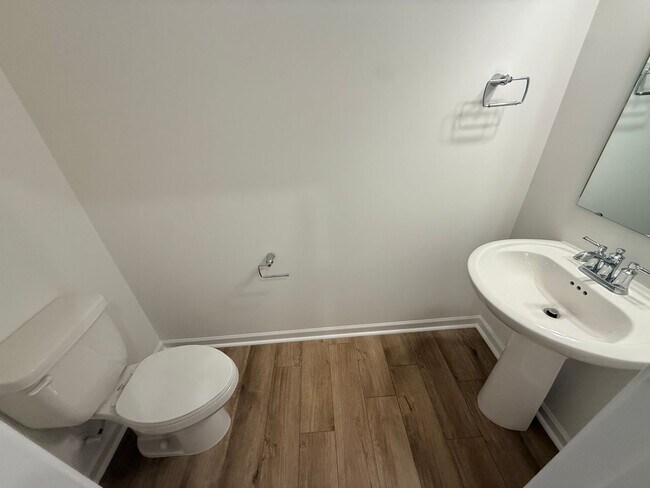 Building Photo - Brand New Townhome in Highland Creek Area!