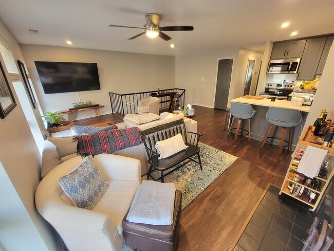 Building Photo - 23 Andrew Pl