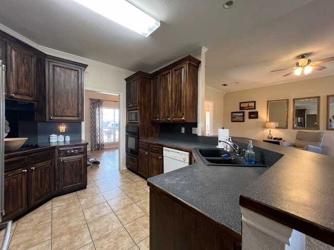 Building Photo - 1535 Glenwood Dr