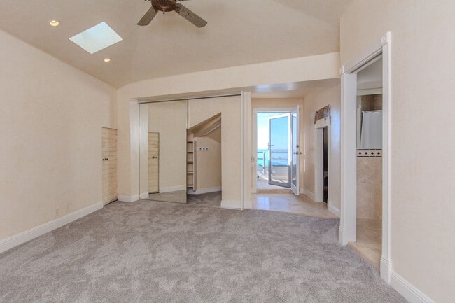 Building Photo - Extraordinary 5-Bed / 5-Bath Oceanfront Property in La Jolla!