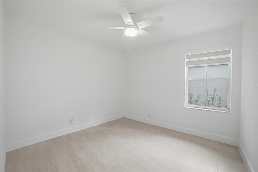 Building Photo - 4112 Pine Ridge Ln