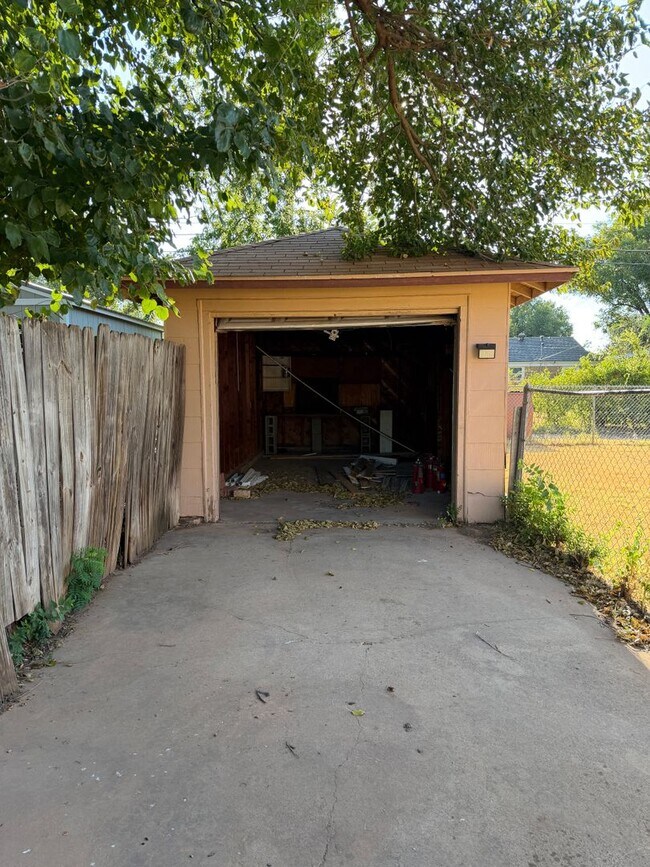 Building Photo - 4345 Cunningham Dr
