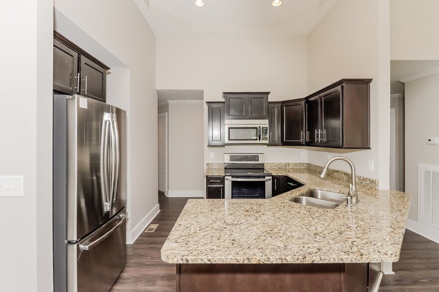 Building Photo - 1724 Brick Ct