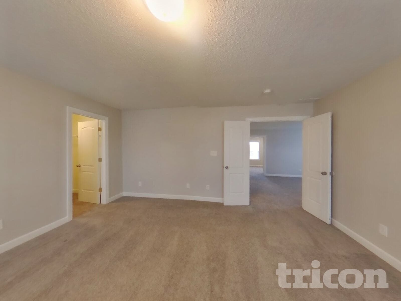 Building Photo - 1044 Hazelwood Dr