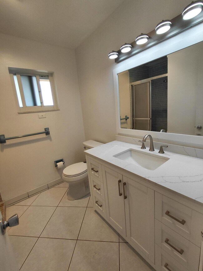 Building Photo - 5300 Washington St