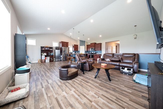 Building Photo - 6702 92nd Bay S