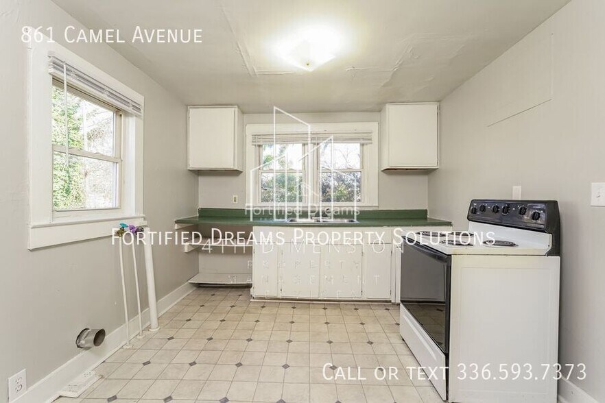 Building Photo - 861 Camel Ave