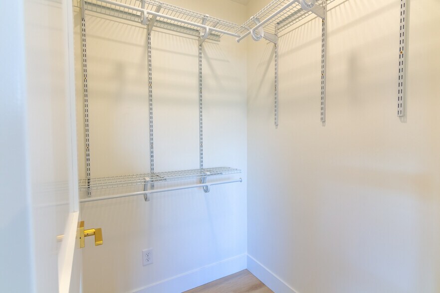 Building Photo - 6547 26th Ave NW