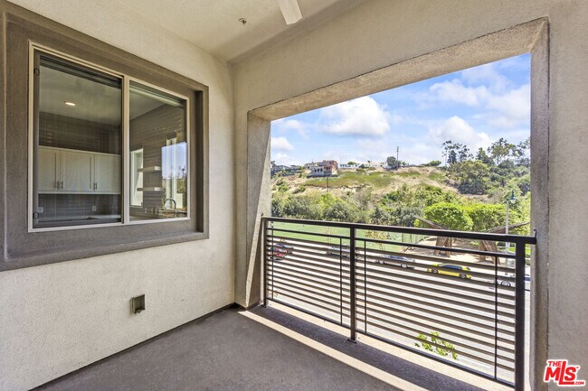 Building Photo - 12705 Bluff Creek Dr