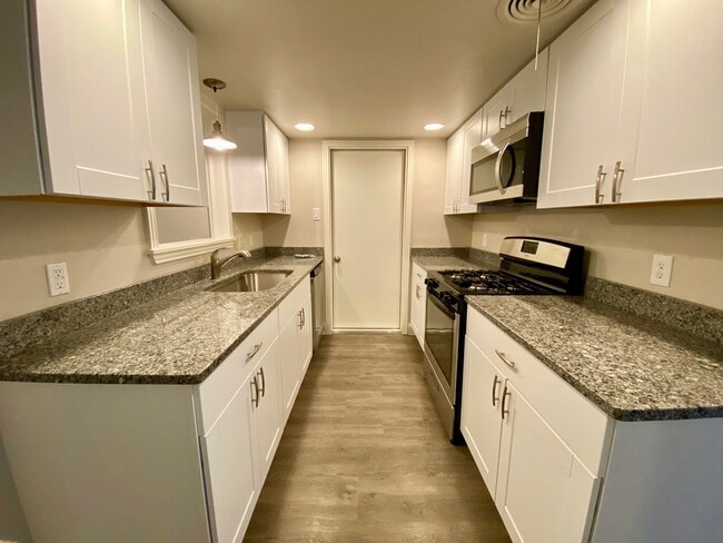 Building Photo - North Central New Remodel Quiet Neighborhood