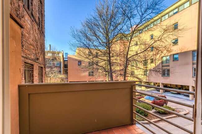 Building Photo - 138 Welcome Aly