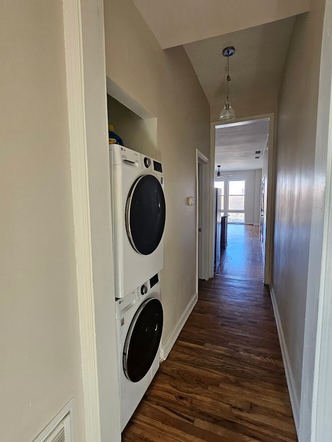 Washer Dryer - 2417 W Warren Blvd