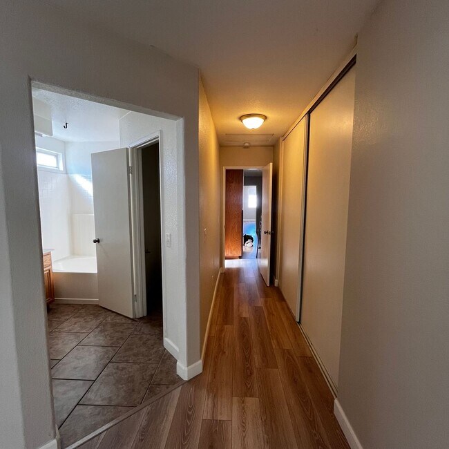 Building Photo - 13649 Glengarry Dr
