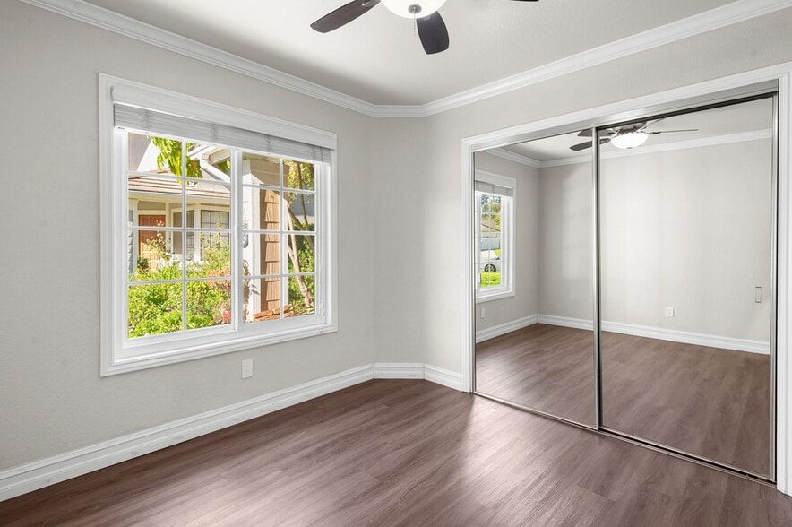 Building Photo - 5059 Via Calderon