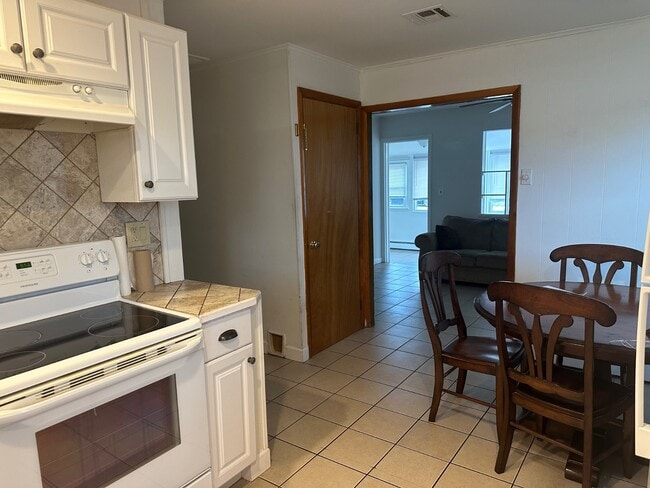 Building Photo - 507 Barton Ave