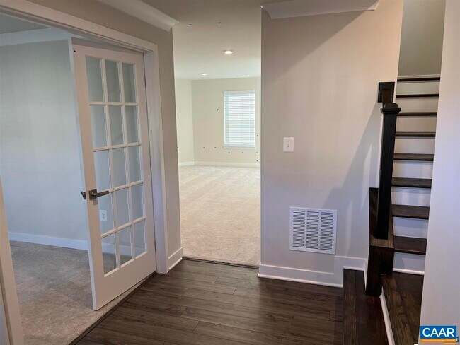 Building Photo - 2028 Landon Ln