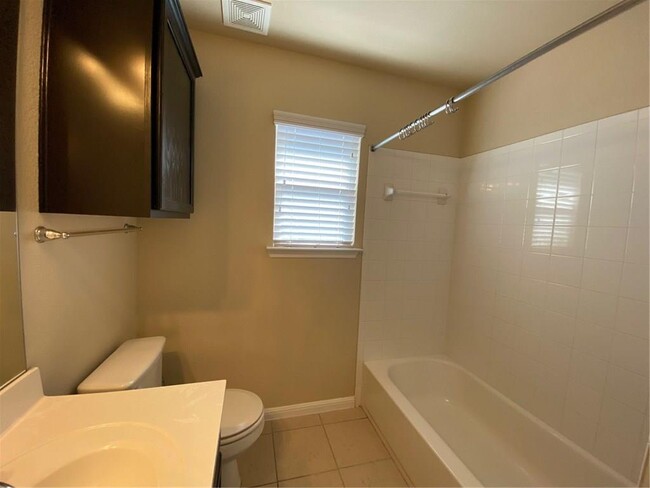 Building Photo - 1014 Lost Pines Ln