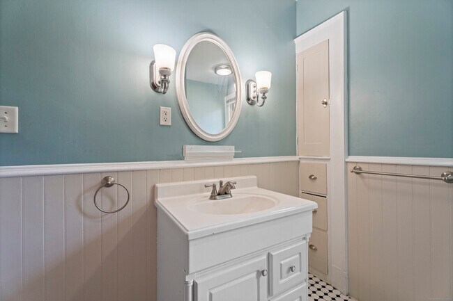 Building Photo - 809 Edgewood Ave