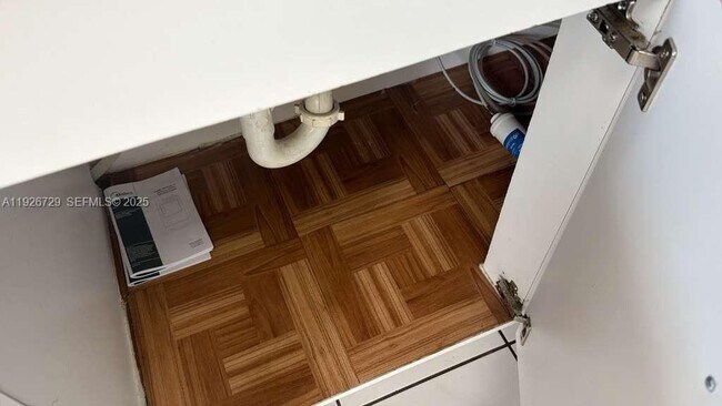 Building Photo - 250 NE 41st St