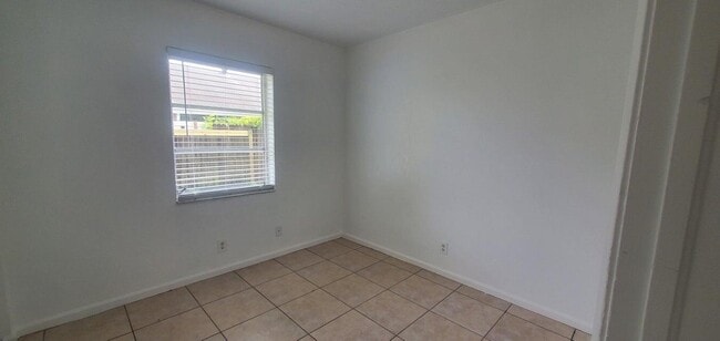 Building Photo - 9212 W Highland Pines Dr