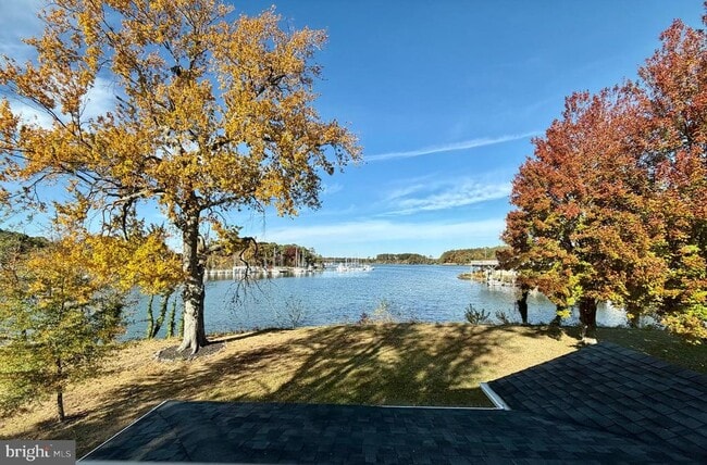 Building Photo - 48600 Deep Cove Ln