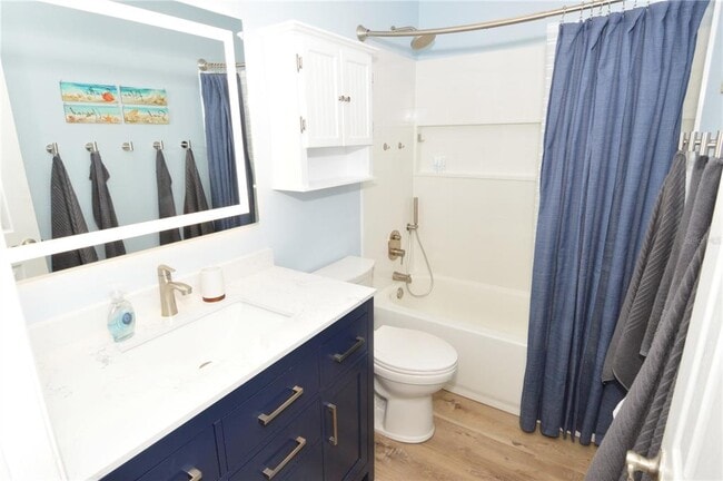 Building Photo - 3837 Pompano Dr SE