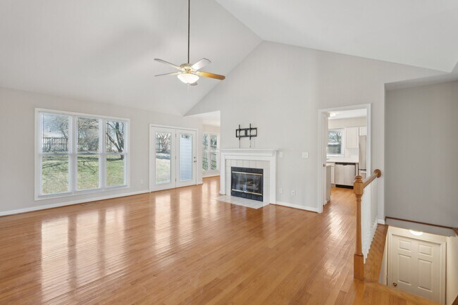 Building Photo - 17 S Pointe Ln