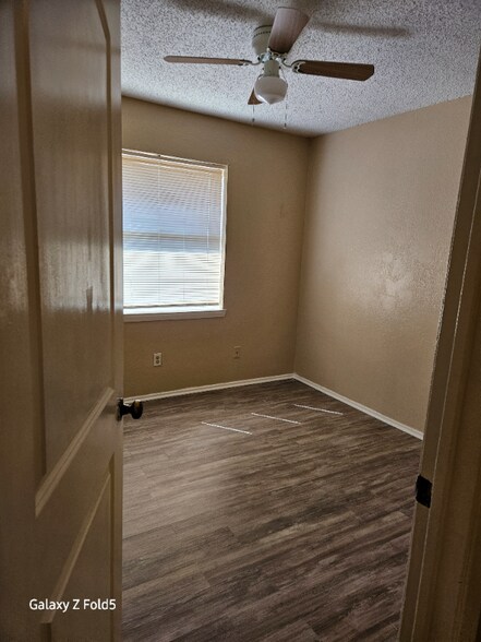 Building Photo - 2403 Ventura Dr