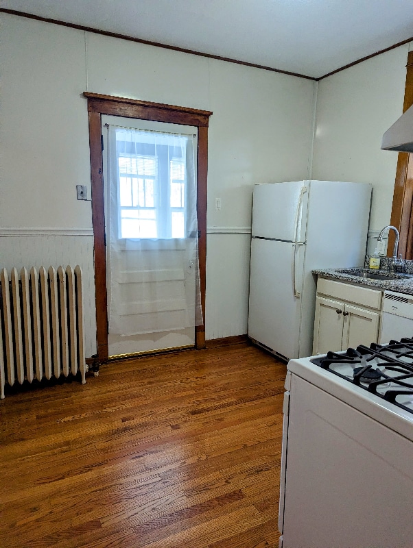 Building Photo - 3619 N Claremont Ave