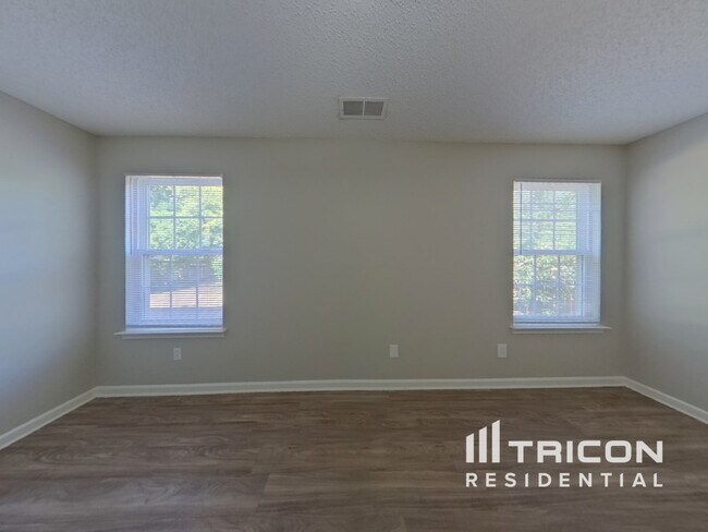 Building Photo - 4112 Everest Dr