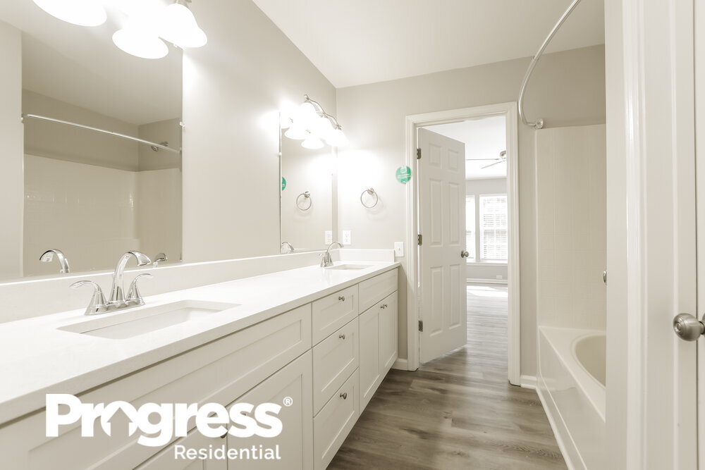 Building Photo - 3510 Laurenhurst Ln