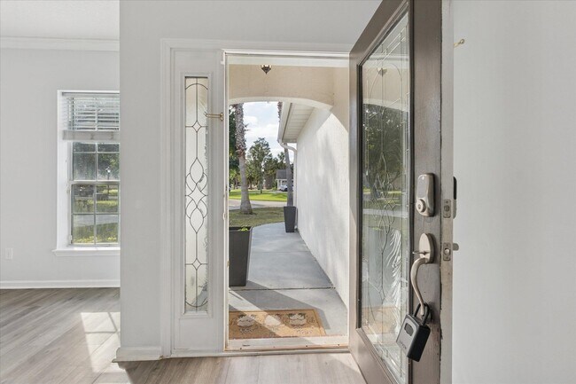 Building Photo - 140 Corral Cir