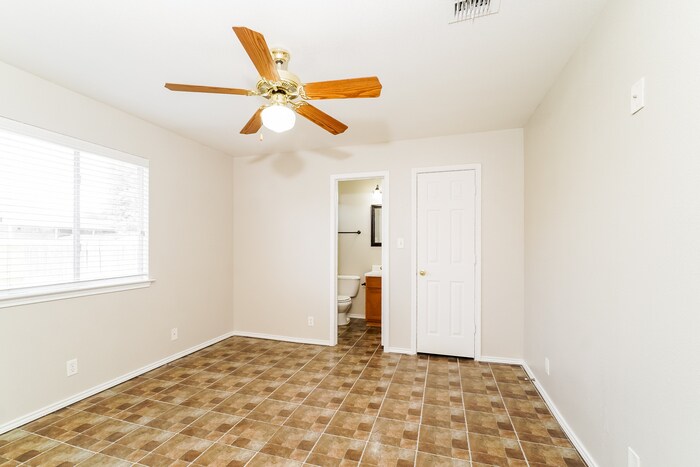 Building Photo - 8415 Chalk Hill Cove