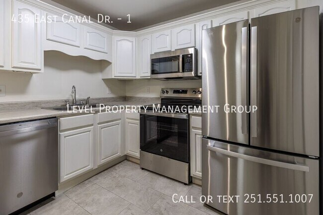 Building Photo - 435 E Canal Dr