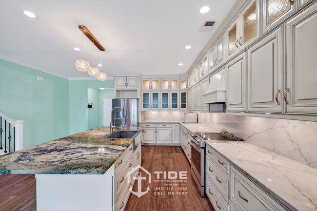 Building Photo - Your Carolina Bay Haven