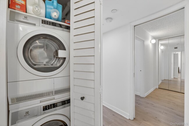 Building Photo - 25 Rockledge Ave