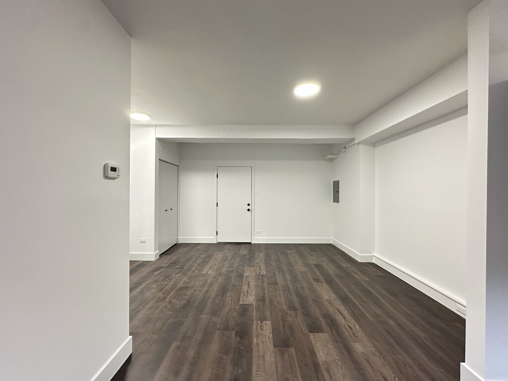 Building Photo - 1553 W Hollywood Ave